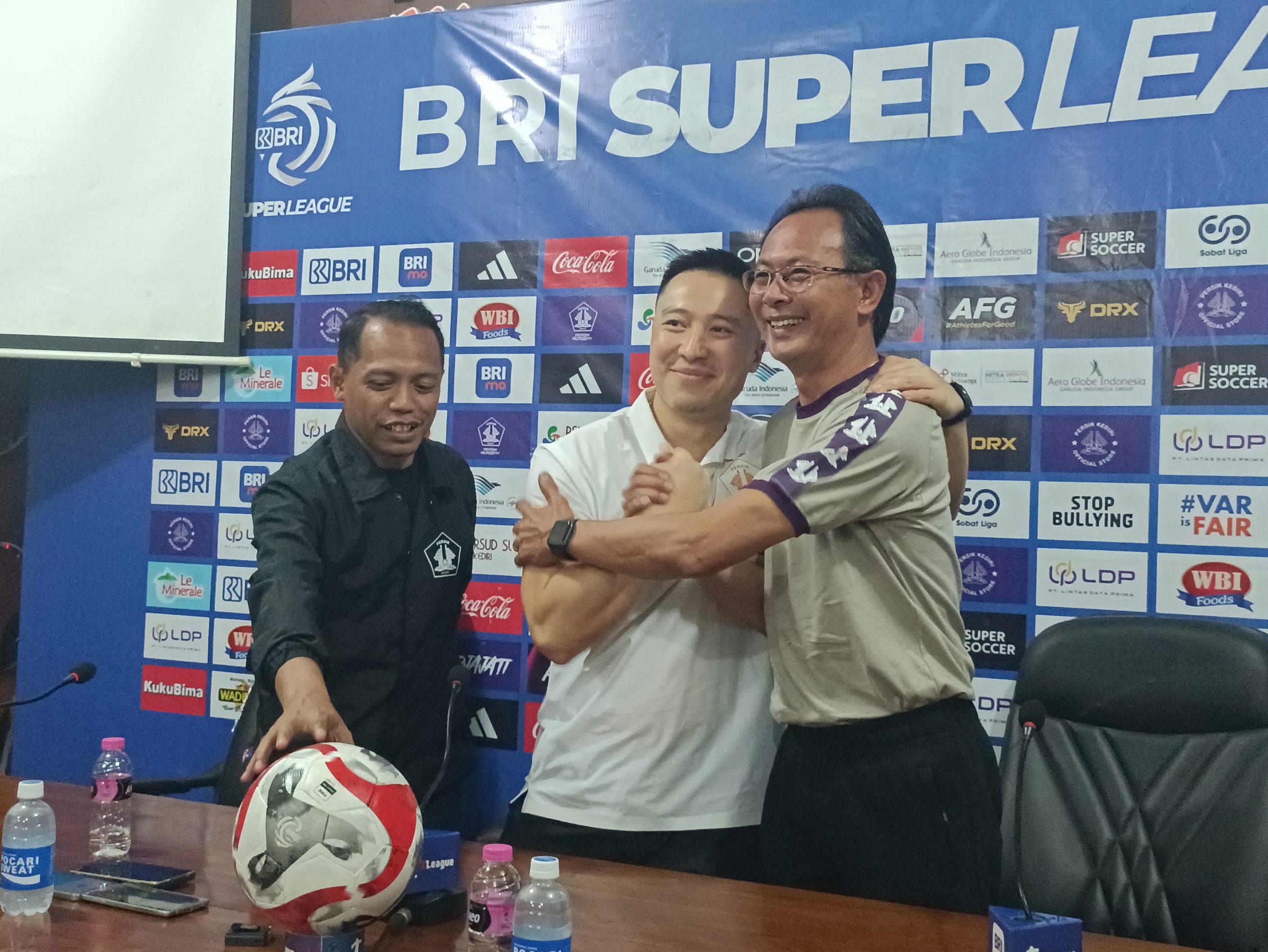 Arthur Irawan Puji Kepemimpinan Ong Kim Swee: Sosok Pekerja Keras dan Pelatih Terbaik