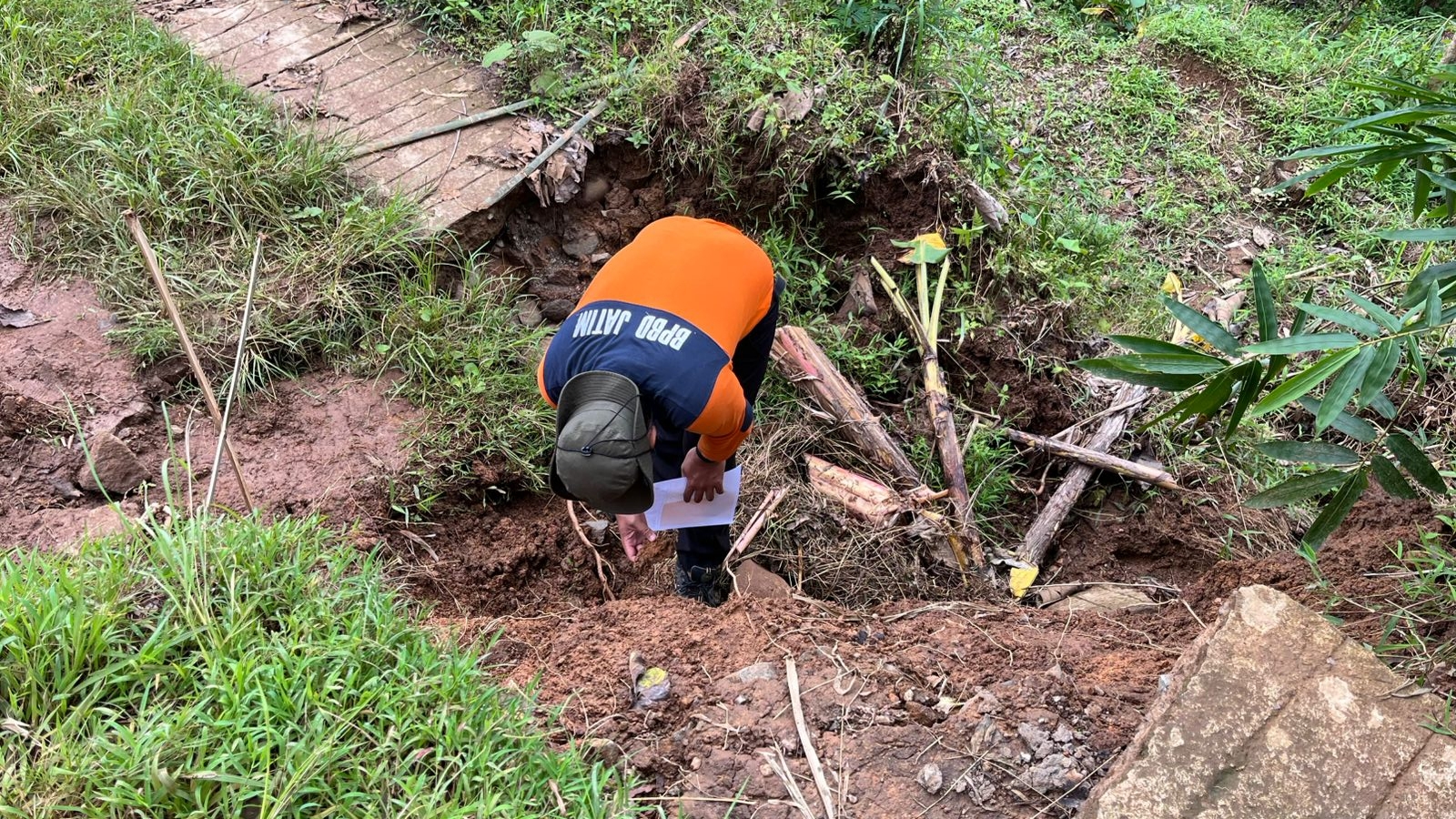 BPBD Jatim Tindaklanjuti Retakan Sepanjang 70 Meter di Ponorogo, Tiga Rumah Terancam