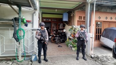 KPK Geledah Rumah Eks Pejabat Disbuparpora Ponorogo di Perumahan Kertosari Estate