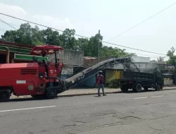 Jalan Raya Kediri–Blitar di Jalur Ringinrejo Mulai Diperbaiki, Warga Apresiasi Langkah Cepat Pemerintah