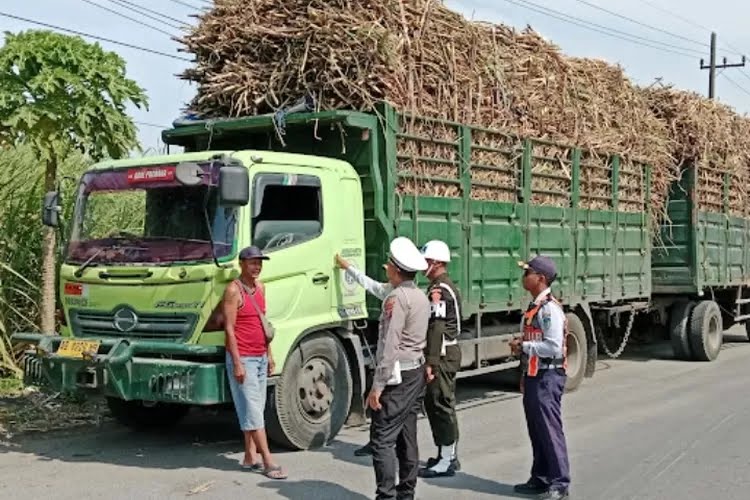 Jelang Akhir Tahun, Dishub Kabupaten Kediri Perketat Penindakan Truk Odol