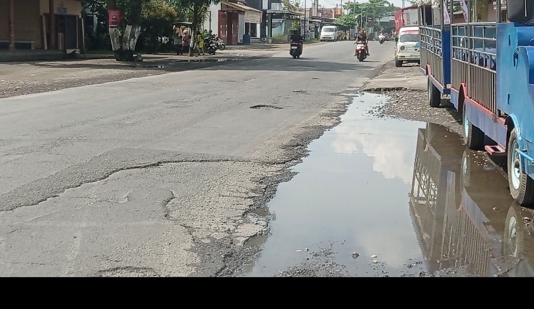 Kerusakan Jalan Raya Kediri–Blitar Kian Parah, Warga Desak Pemprov Jatim Segera Bertindak