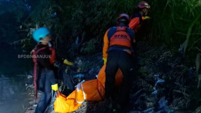 Pria Tanpa Identitas Ditemukan Tewas Mengambang di Sungai Pace, Dievakuasi ke RS Bhayangkara Nganjuk
