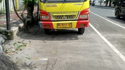 Dua Remaja di Nglegok Tewas Usai Tabrak Bagian Belakang Truk Pasir yang Sedang Parkir