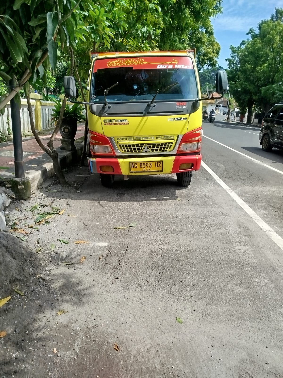 Dua Remaja Tewas Usai Tabrak Belakang Truk Pasir Parkir di Nglegok