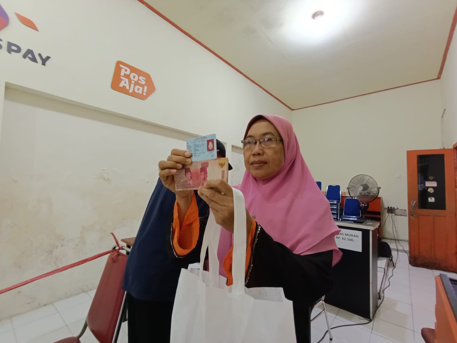 Ribuan Warga Tulungagung Mulai Cairkan BLT Kesra, Total Anggaran Capai Ratusan Miliar