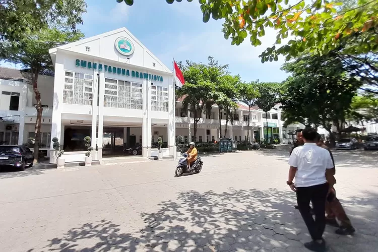 Salah Alamat, Warga Datangi Koramil untuk Menanyakan Pendaftaran SMAN 5 Taruna Brawijaya