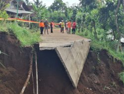 Jalan Penghubung Picisan–Nyawangan, Tulungagung, Putus Akibat Longsor, Warga Harus Memutar 4 Kilometer