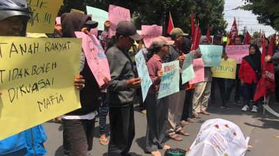 Aksi di Kantor Kejaksaan Blitar, Ampera Desak Penuntasan Dugaan Korupsi