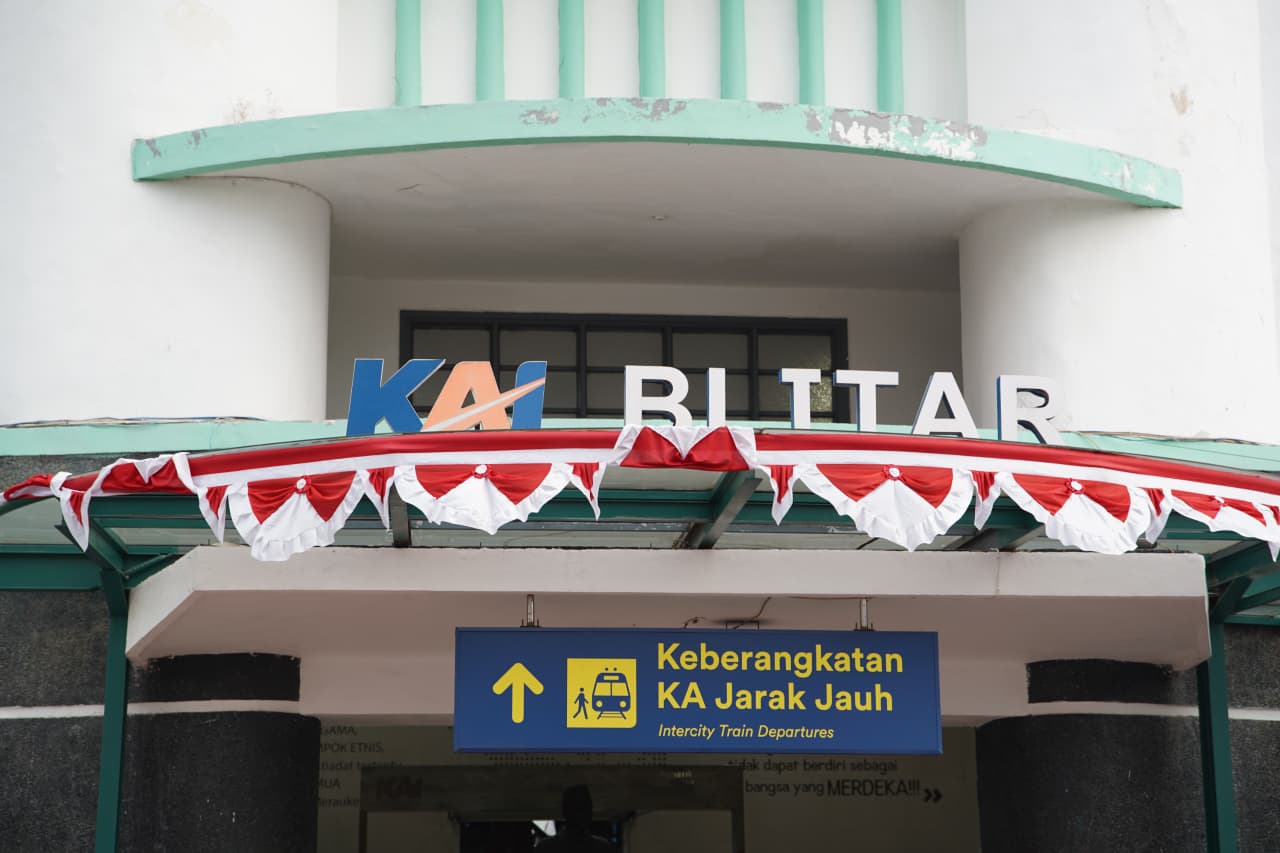 Zona Merah Dihapus, Ojol Kini Bebas Jemput Penumpang di Stasiun dan Terminal Blitar