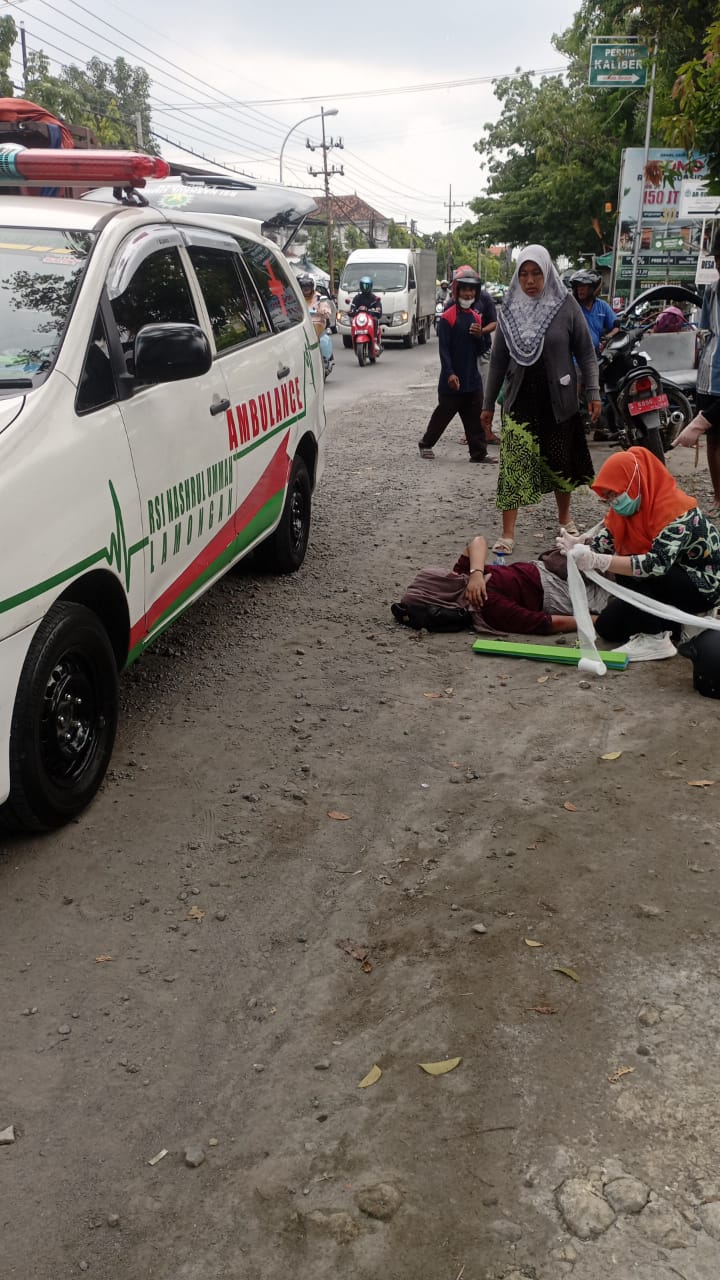 Dua Motor Bertabrakan di Kalikapas Lamongan, Tiga Orang Alami Luka Ringan