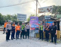 Jelang Nataru, Satlantas Polres Lamongan Intensifkan Imbauan Keselamatan di Perlintasan Kereta Api