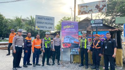 Jelang Nataru, Satlantas Polres Lamongan Intensifkan Imbauan Keselamatan di Perlintasan Kereta Api
