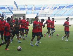 Persela Lamongan Kembali Berlatih Usai Jeda Kompetisi, Diterpa Isu Eksodus Pemain dan Menanti Kepastian Manajemen Baru