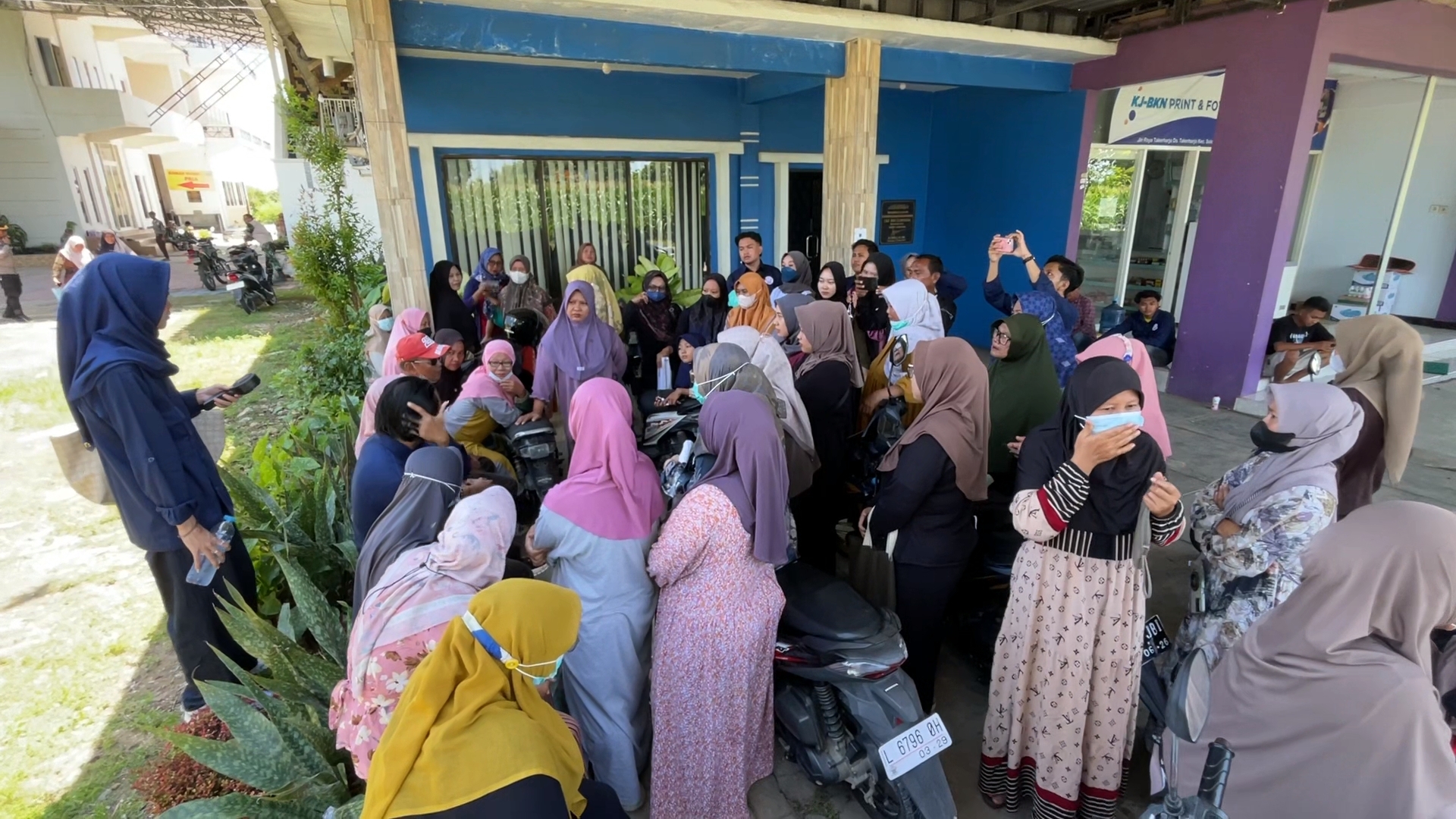 Nasabah Datangi Koperasi KJ-BKN Solokuro, Dinas Koperasi Lamongan Tegaskan Status Ilegal