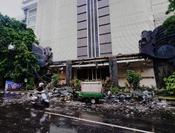 Angin Kencang Landa Lamongan, Gapura Besar Kompleks Pemkab Ambruk