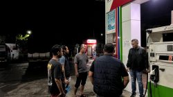 Diduga Tercampur Air, Satreskrim Polres Lamongan Periksa SPBU Banaran Babat