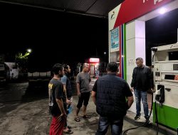 Diduga Tercampur Air, Satreskrim Polres Lamongan Periksa SPBU Banaran Babat