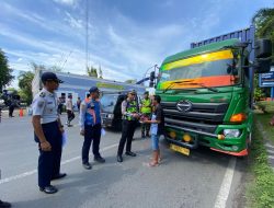 Tekan Kepadatan Nataru, Satlantas Polres Lamongan Gencarkan Sosialisasi Pembatasan Truk Barang