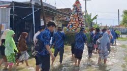 Banjir Tak Surutkan Semangat, Sedekah Bumi Dusun Kudu Lamongan Tetap Meriah