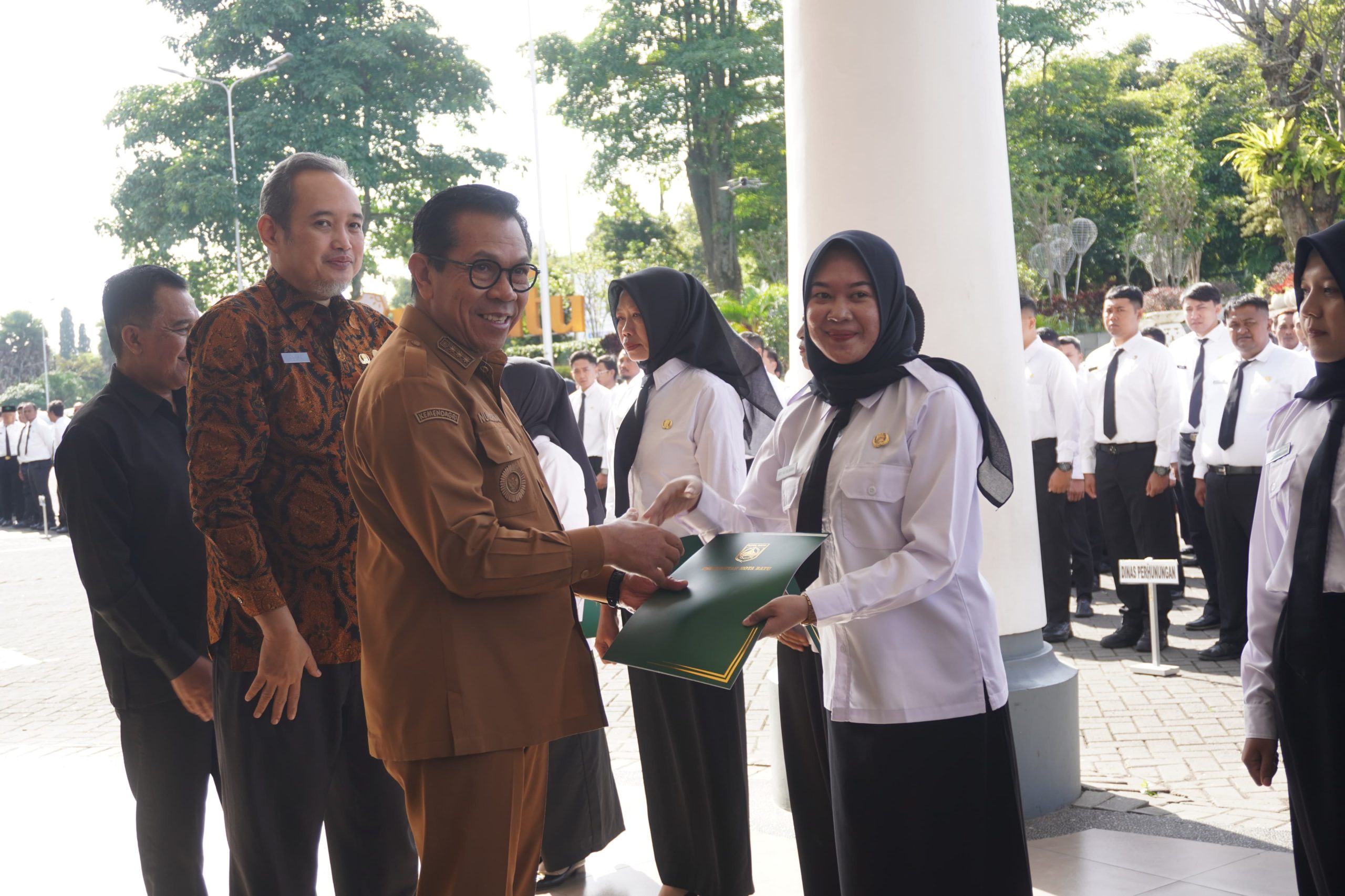 Pemkot Batu Serahkan SK PPPK Paruh Waktu kepada 1.233 Aparatur