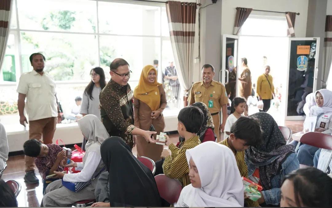 Cegah Anak Putus Sekolah, Kadindik Jatim Pantau Penyaluran Bantuan Pendidikan di Malang