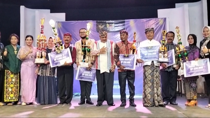 Lomba Campursari Piala Disbudparpora Kediri Gaungkan Semangat Hari Ibu, 70 Peserta Se-Jatim Adu Vokal di Rumah Budaya Kediri Lomba Campursari Piala Disbudparpora Kediri Gaungkan Semangat Hari Ibu, 70 Peserta Se-Jatim Adu Vokal di Rumah Budaya Kediri