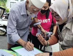 BLT Akhir Tahun Disalurkan, 1.594 Warga Fakir Miskin di Kota Kediri Masing-Masing Terima Rp 1,2 Juta