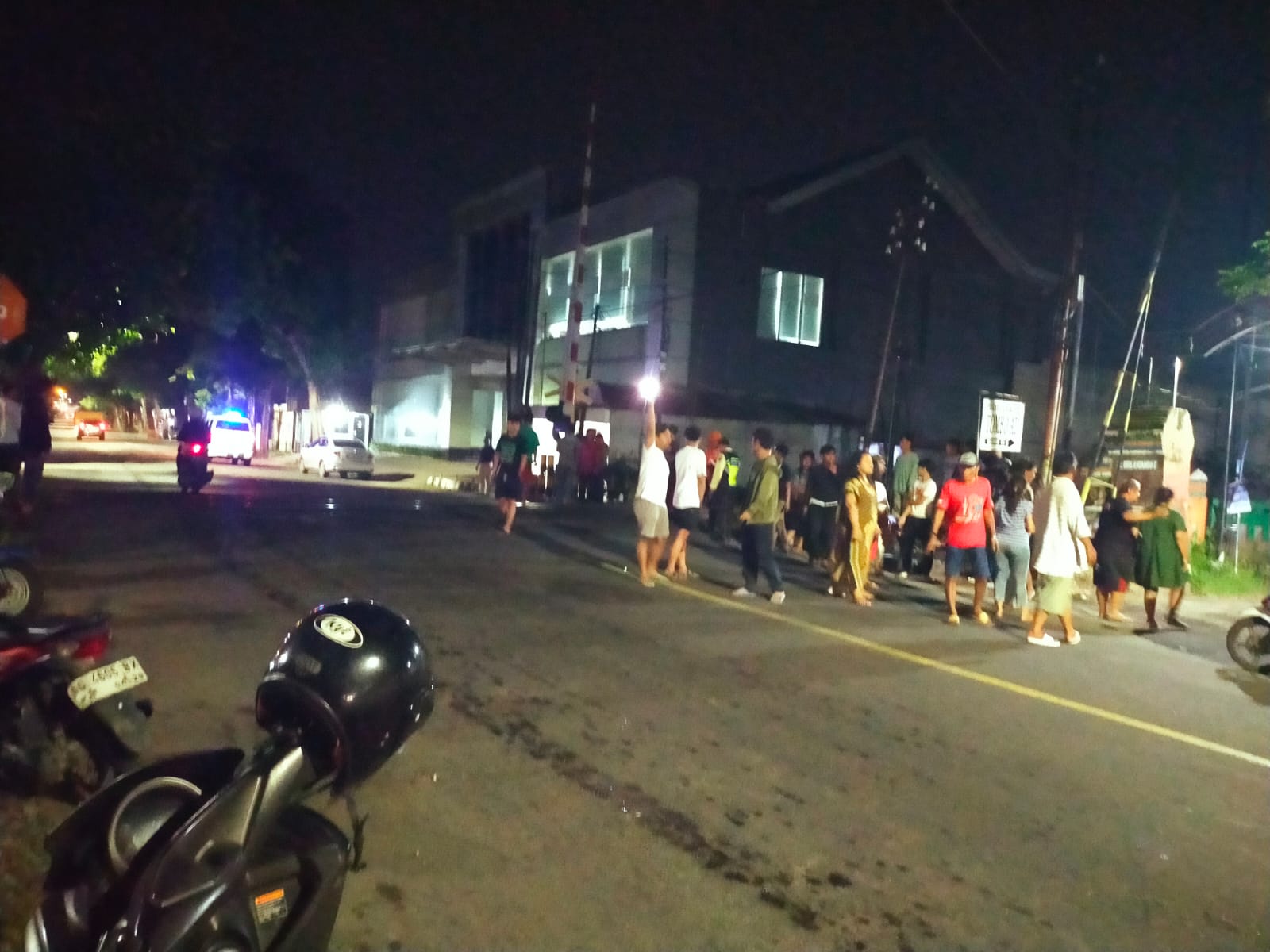 Mahasiswa Kediri Tewas Usai Tersambar KA Mata Remaja di Kampung Dalem