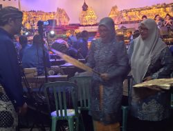 Pagelaran Wayang Kulit “Lahirnya Wisanggeni” Ramaikan Kelurahan Tosaren, Aspirasi Warga Terwujud Lewat Seni Tradisi