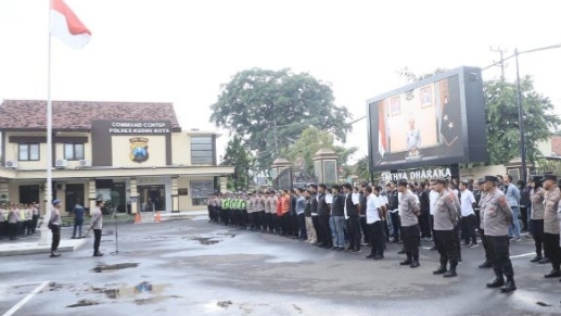 Kapolres Kediri Kota Pimpin Apel Siaga Nataru 2025–2026, Tekankan Pengamanan Humanis dan Maksimal