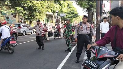 Pos Pam Depan GBI Burengan Siaga, 23 Personel Amankan Misa Natal dengan 855 Jemaat