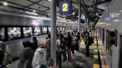 Libur Nataru, Arus Kedatangan Penumpang di Daop 7 Madiun Melonjak Tajam hingga Tembus 13 Ribu Orang