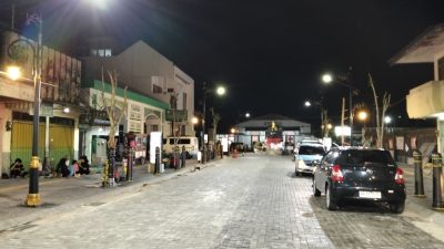 Jalan Stasiun Kota Kediri Nyaris Tuntas, Warga Mulai Padati Lokasi untuk Berfoto Jelang Peresmian Akhir Tahun