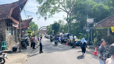 Puncak Libur Natal, Pos Pam Puhsarang Siaga Penuh Amankan Ratusan Jemaat dan Wisata Religi