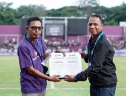 Komunitas Suporter We Are Persikmania The Real Purple Salurkan Donasi Rp10 Juta untuk Korban Longsor di Sumatra