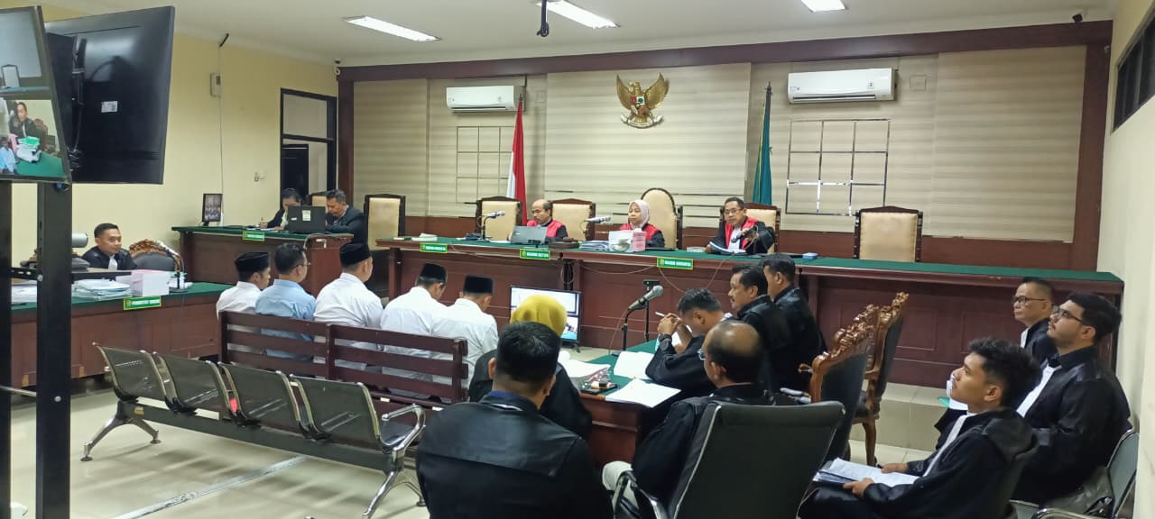 Sidang Vonis Kasus Dam Kalibentak, Kakak Mantan Bupati Blitar Divonis 4 Tahun Lebih, Denda Rp200 Juta