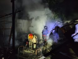 Diduga Korsleting Listrik, Kandang Bebek di Srengat Blitar Ludes Terbakar, Sempat Terdengar Ledakan