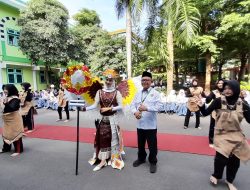 MAN 2 Kota Kediri Gelar ARTVOLUTION Vol.1, Tampilkan Parade Kostum Karnaval dan Teater Kreatif