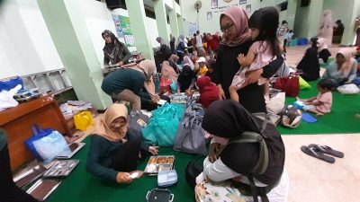 208 Bumil, Busui, dan Balita Padati Kelurahan Ngadirejo untuk Mendapatkan MBG