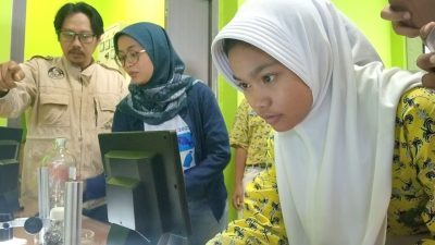 Penelitian ECOTON Ungkap Kandungan Mikroplastik dalam Air Hujan di Jombang