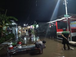 Banjir Rendam Permukiman Warga Dlopo Kediri, Air Masuk Hingga Dalam Rumah