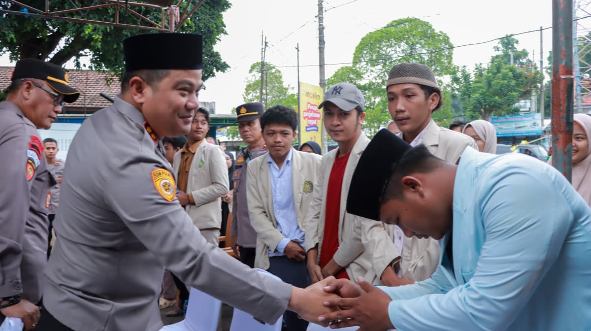Mahasiswa Asal Aceh, Sumut, dan Sumbar di Jombang Terima Bantuan Sosial