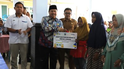 Pemkab Jombang Distribusikan Bantuan Pangan untuk Warga Kalikejambon