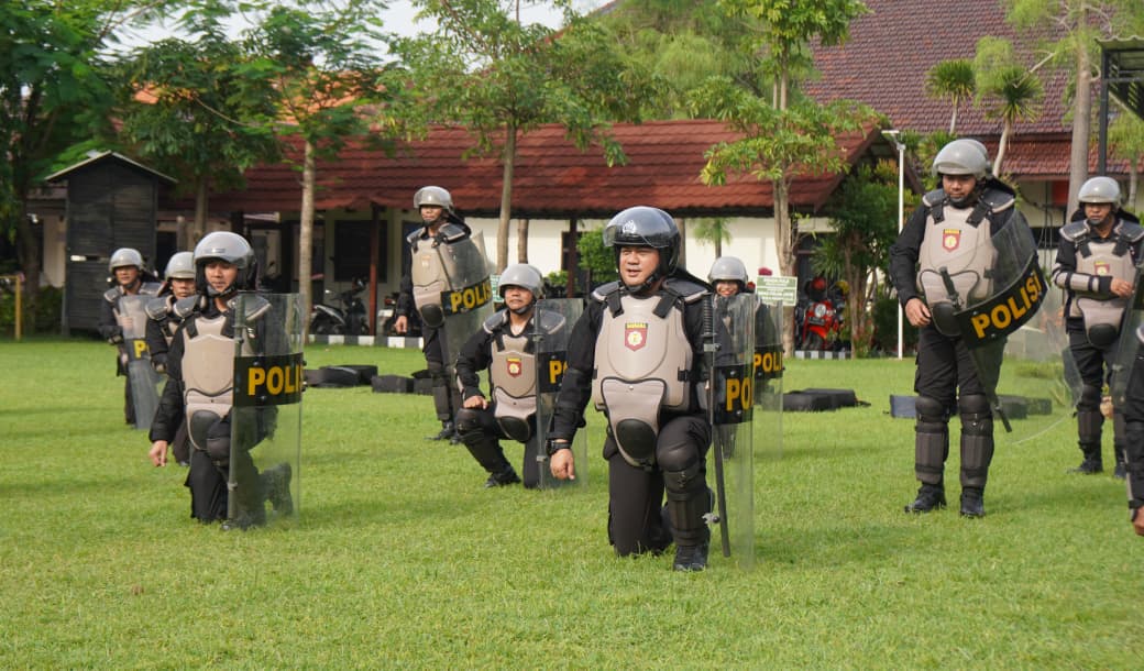 Polres Jombang Matangkan Kesiapan Personel Lewat Latihan Dalmas