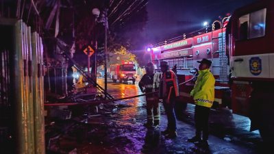 Toko Material di Pare Dilalap Api, Kerugian Capai Miliaran Rupiah