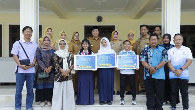 Torehkan Prestasi Nasional, Tiga Pelajar Jombang Terima Penghargaan dari Bupati