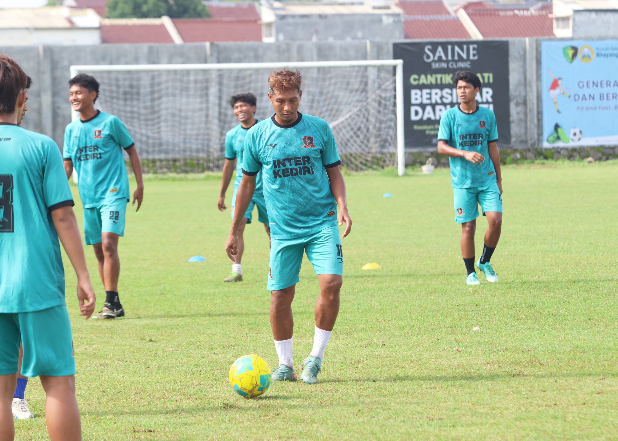 Pemain Inter Kediri Tetap Jaga Kebugaran Menjelang Kick Off Liga 4 Jawa Timur