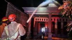 Diduga Korsleting Listrik, Rumah Warga Tembelang Jombang Hangus Terbakar