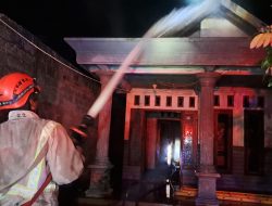 Diduga Korsleting Listrik, Rumah Warga Tembelang Jombang Hangus Terbakar